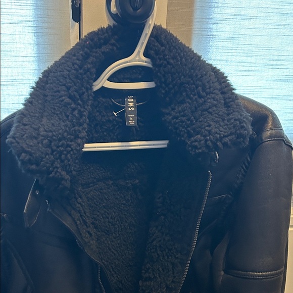 Trendy Black Teddy Jacket - Picture 3 of 10